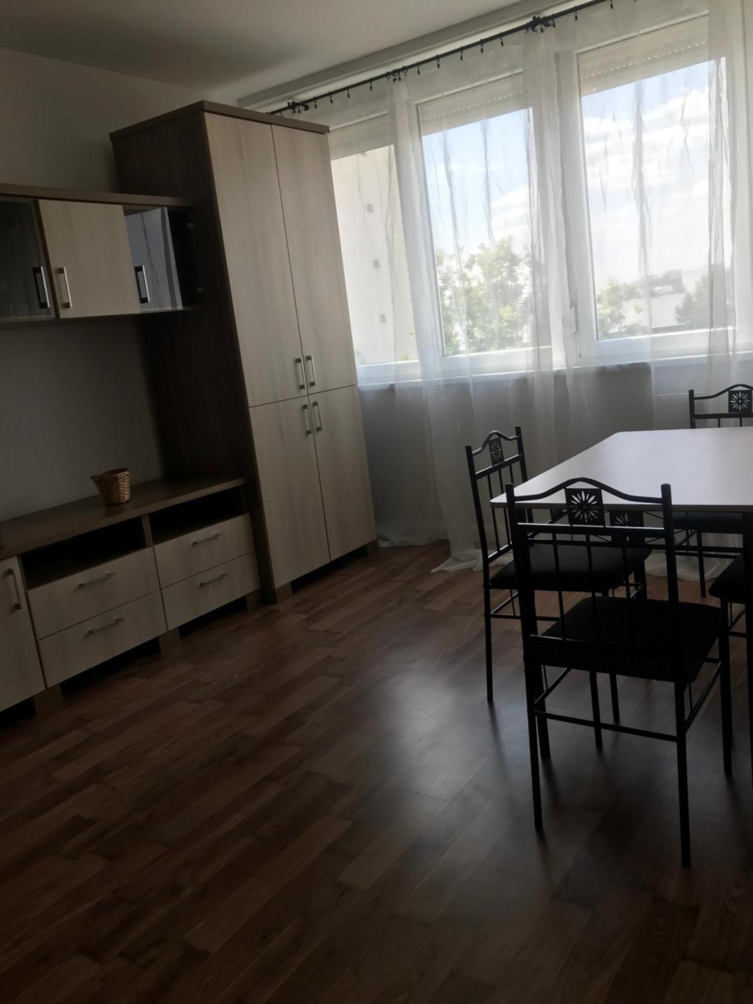 Pillango Parki Kis Lakas 15 Percre A Belvarostol Appartement Budapest